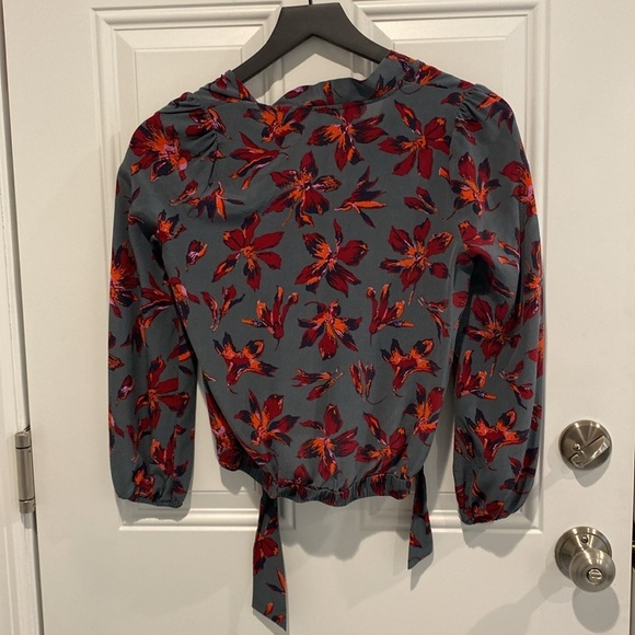 Madewell Women’s Size XS  Silk Tie Neck Wrap Top in Winter Orchid Multi Green - Picture 5 of 6